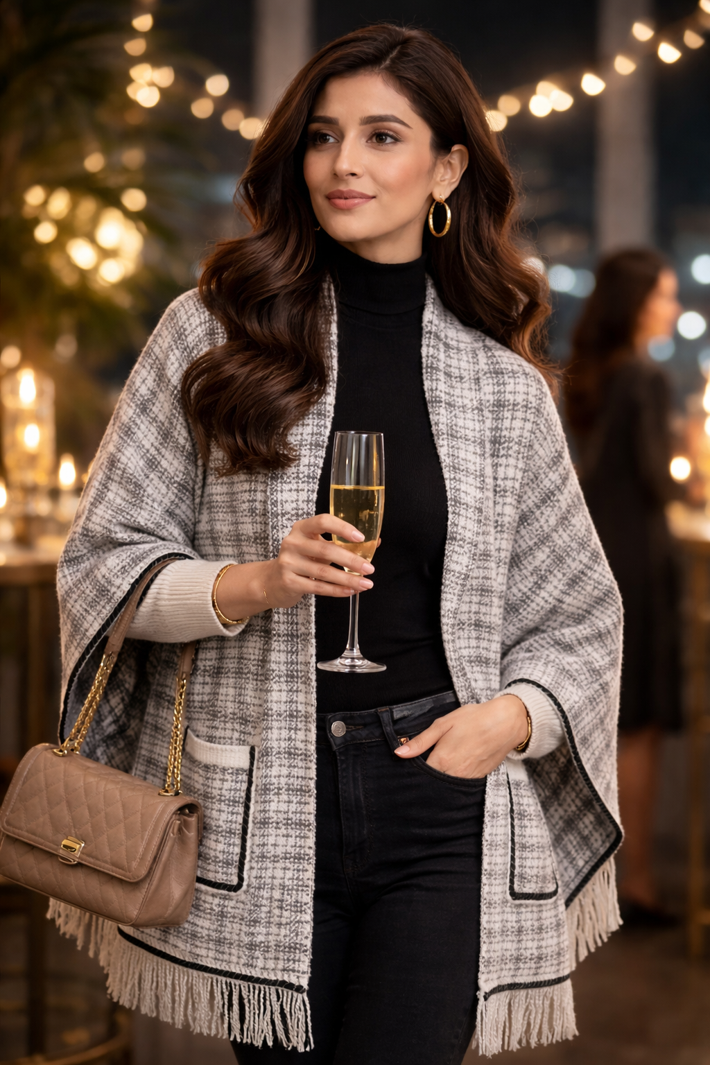 SIVÓRA — Checks Classic - B&W Sleeved Shawl