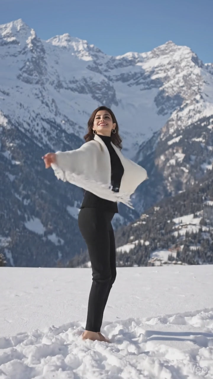 SIVÓRA — Elegant Plain - White Sleeved Shawl